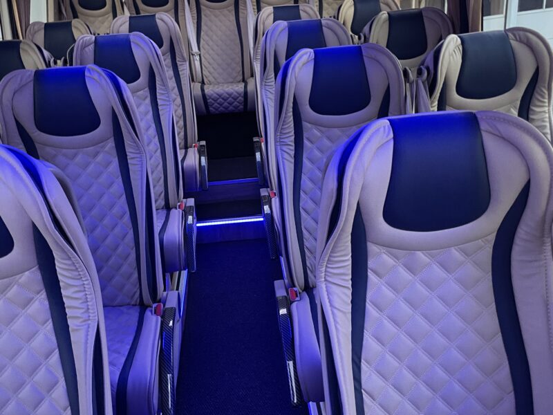 noleggio IVECO 30 posti bus illuminato - Cattazzo pullman