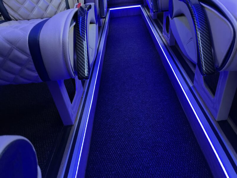 noleggio IVECO 30 posti corridoio illuminato - Cattazzo pullman