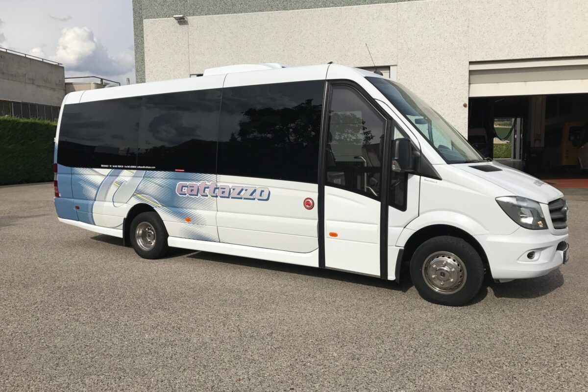 noleggio Mercedes - Benz Sprinter Tourline 20 posti - Cattazzo pullman