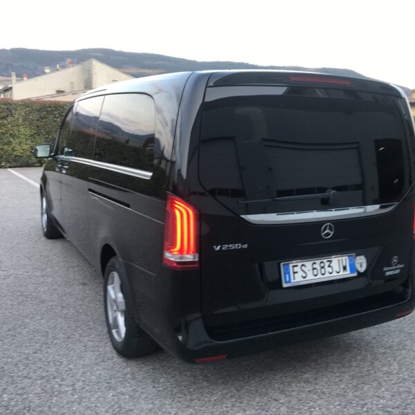 noleggio Mercedes - Benz V Classic 7 posti - Cattazzo pullman