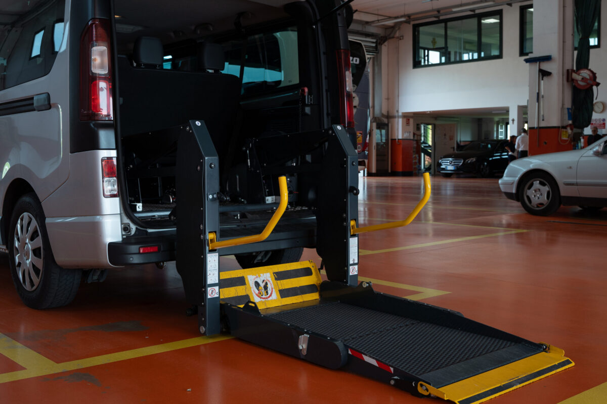 noleggio Opel Vivaro 8 posti - Cattazzo pullman