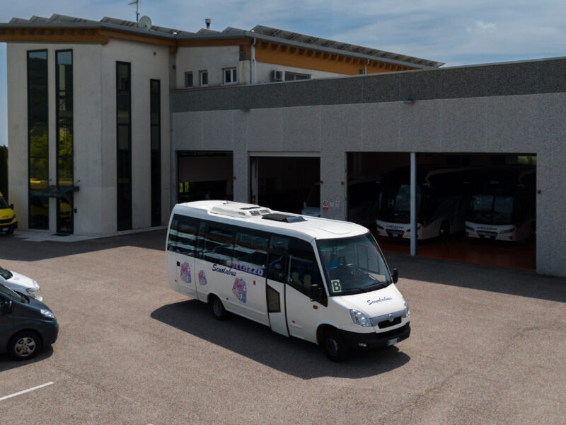 noleggio SCUOLABUS dai 30 ai 50 posti - Cattazzo pullman