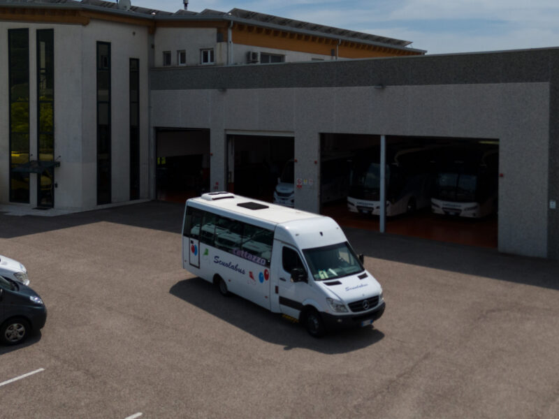 noleggio SCUOLABUS dai 30 ai 50 posti - Cattazzo pullman